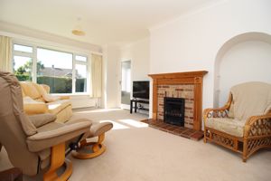 Living Area- click for photo gallery